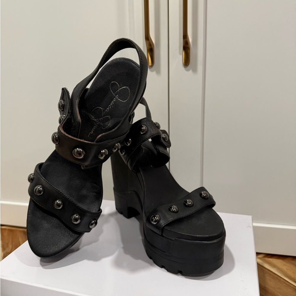 Jessica Simpson Black Platform Sandals size 8.5 (worn once)